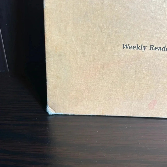 Two I can read books by Arthur’s Halloween Costume Arthur’s Prize Reader - Picture 8 of 9